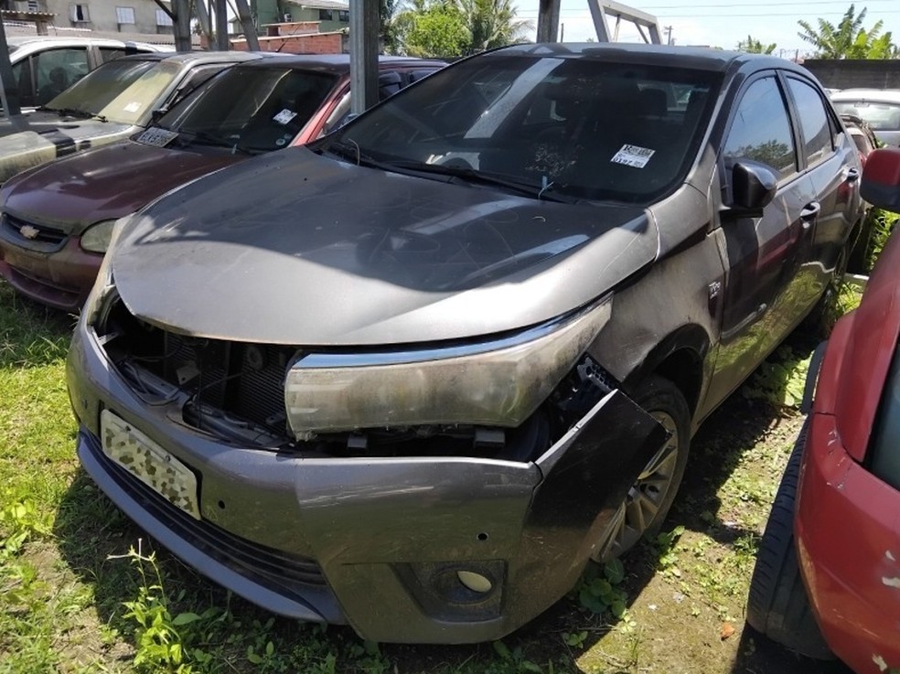 Corolla por menos de um iPhone e Moto por R$ 200: Leilão do DETRAN SP oferece carros e motos com preços que vão surpreender!